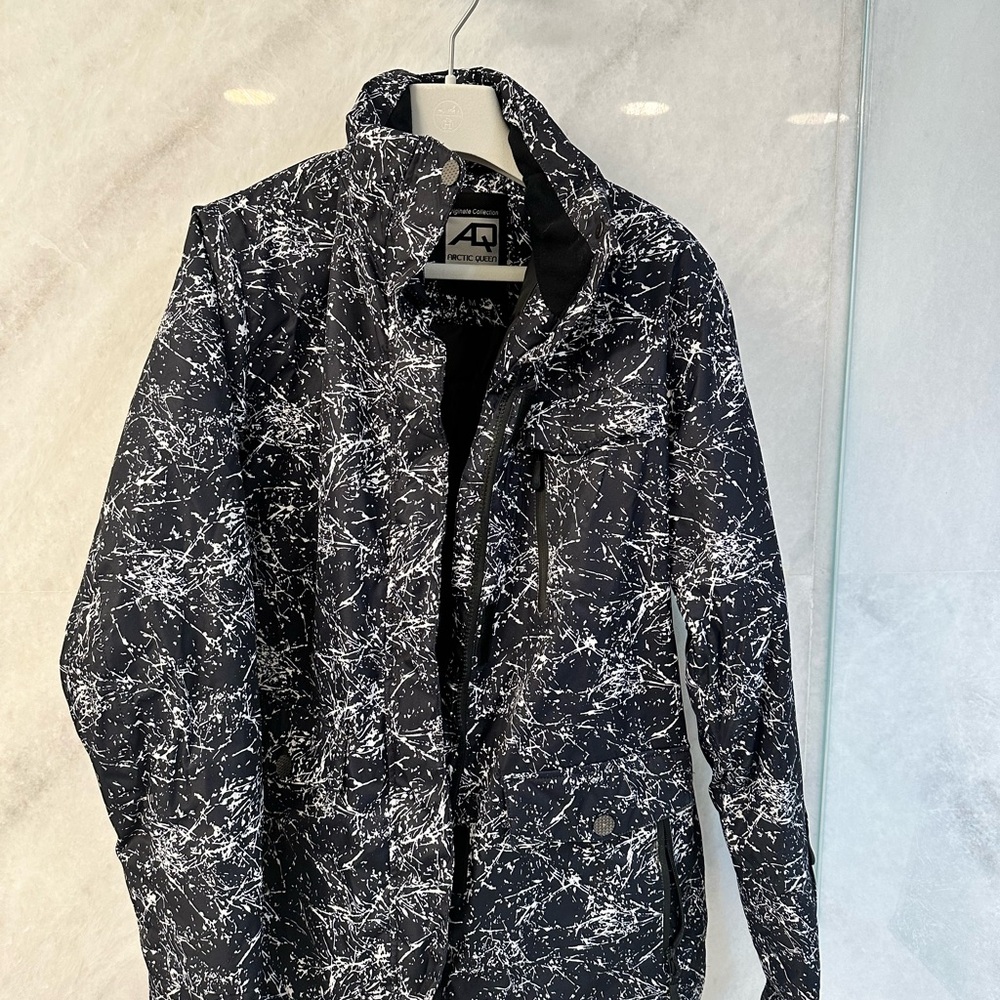 Arctic Queen Black and White Women's Ski Jacket